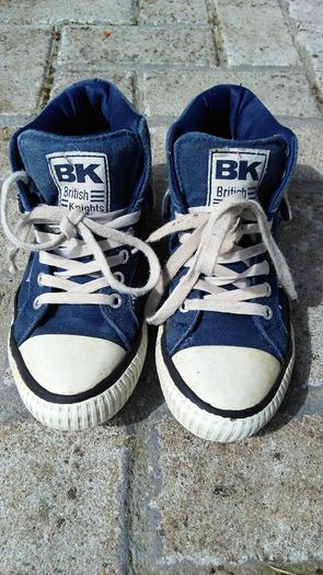 Trainers. Size 3