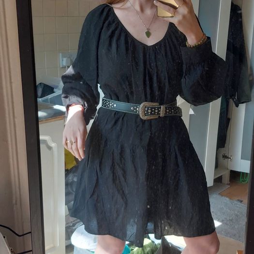 Unworn H&M Flowy Airy Summer Black Long Sleeves Dress