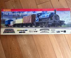 Hornby The Blue Highlander Trainset