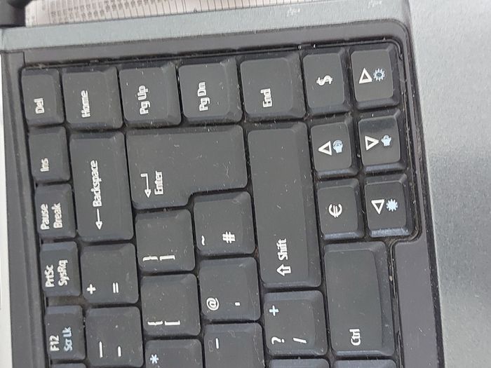 ACER EXTENZA 4220, Vintage, Intel Celeron CPU 530, 1.73GHZ, 32bit, 512mb Ram, 65GB HDD, Windows 7,  Firefox, Opera, Chrome and VLC