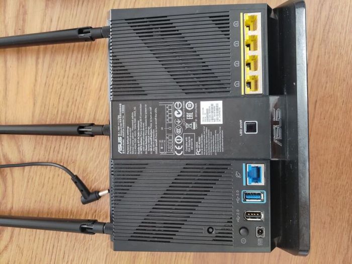 Asus RT-AC68U router