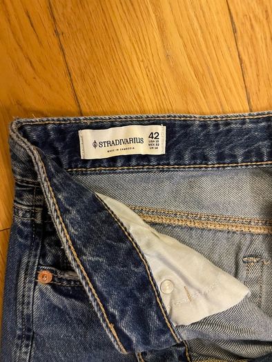 Stradivarius D91 jeans in mid blue NEW