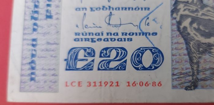 Irish 1986 "YEATS" Twenty pound note in V.Fine condition