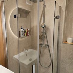 Shower enclosure