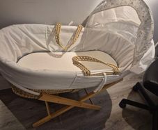 moses basket with clevamama mattress