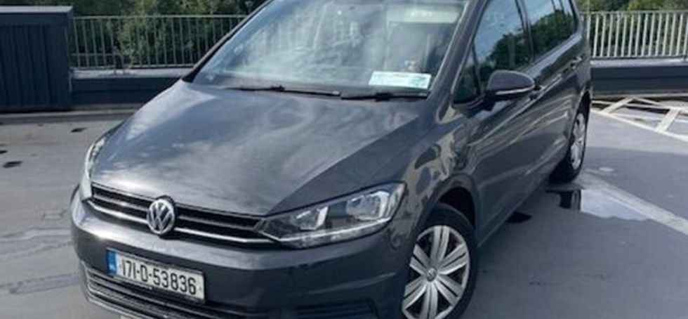 2017 VW Touran 1.6 TDI 7-Seater  Lady Owner