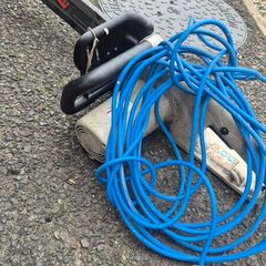 electric chainsaw