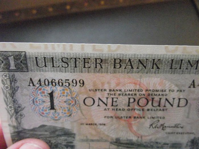1976 Ulster Bank UNC 1 Pound. Nice Number A4066599