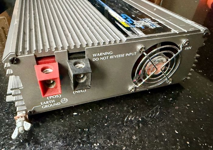 Dc To Ac Power Inverter 1000w , 12v Dc To 230v Ac
