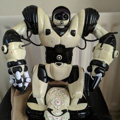 WowWee Robosapien humanoid robot