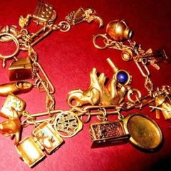 Gold Charm Bracelet/Dutch Diamonds/Vale Charms
