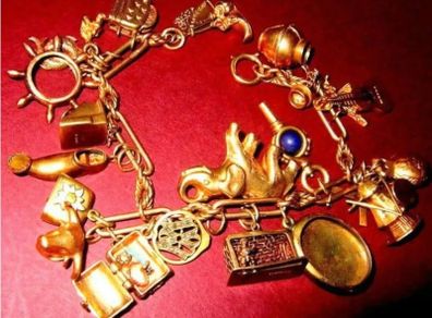 Gold Charm Bracelet/Dutch Diamonds/Vale Charms
