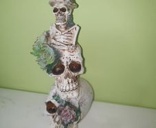 skull ornament