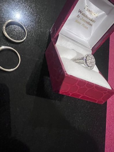 Wedding and engagement ring set valued at 4800
