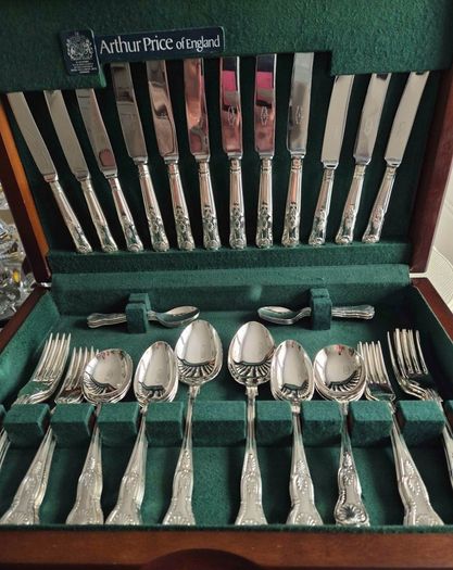 Vintage Arthur Price Canteen of Cutlery