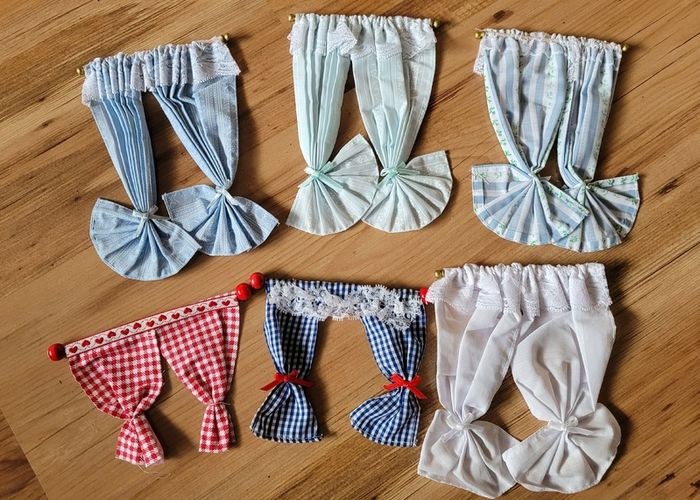 Curtains for dolls house