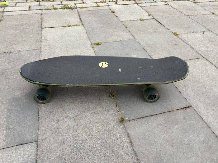 Globe Trooper 27" cruiser skateboard