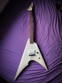 ESP LTD Arrow NT Arctic Metal - Snow White Satin