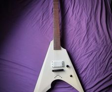 ESP LTD Arrow NT Arctic Metal - Snow White Satin