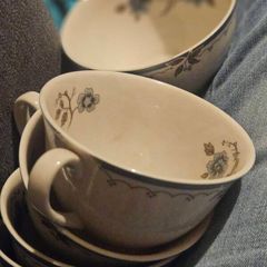 4 Place Settings Royal Doulton China  Teaset