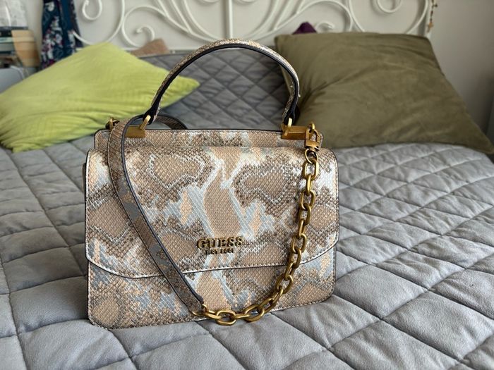 Guess Handbag / Shoulder bag HWKB85 48200