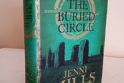 The Buried Circle by Jenni Mills (GT927)