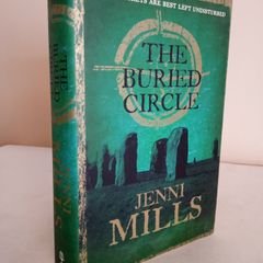 The Buried Circle by Jenni Mills (GT927)