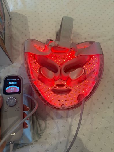 Shark Cryo Glow Face Mask