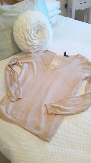 Beige Jumper with Bows at Back - Size 14