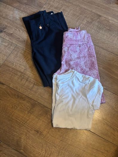 Bundle of aged 8-9 girls clothes