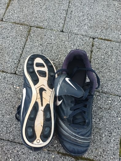 Football boots  navy Nike size 3.5