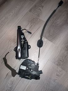 Renault captur driver side front door lock and handle 805003529R