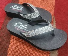 Skechers platform flip flops NEW