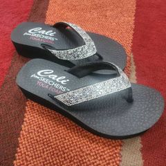 Skechers platform flip flops NEW