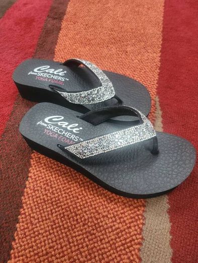 Skechers platform flip flops NEW