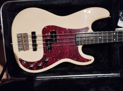 Harley Benton Bass Guitar
