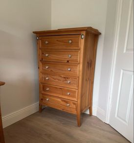 Chest of drawers