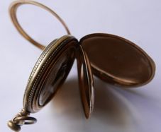 Antique Waltham Gold Plated Lady Pocket Watch 1900's USA 14k gold filled ((Balance OK)