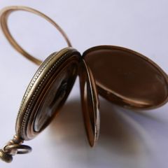 Antique Waltham Gold Plated Lady Pocket Watch 1900's USA 14k gold filled ((Balance OK)