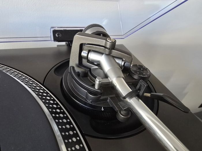The Technics Sb-e100 Se-a5 Su-a6  Sl-1210 Mk2