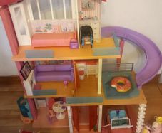 Barbie Dream House & Accessories