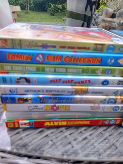 DVDs for kids, mint condition discs, D18