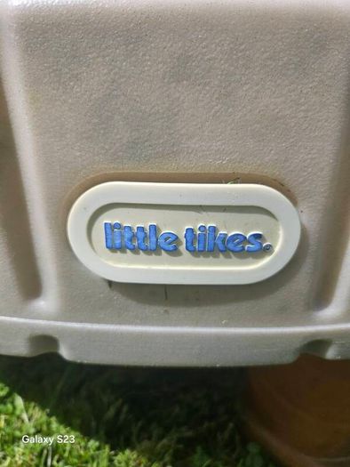 Sand and water table