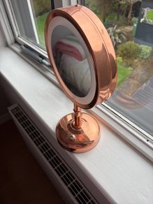 Free standing mirror