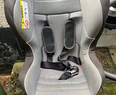 Cuggl car seat