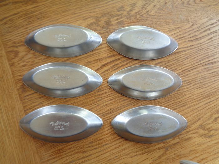 Vintage Nutbrown patty tins NOS, Vintage pastry tins for Sale