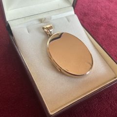 New 9ct Solid Heavy Gold Double Locket ( Great Buy At This Price ) Will Last A Lifetime. VERY GOOD VALUE