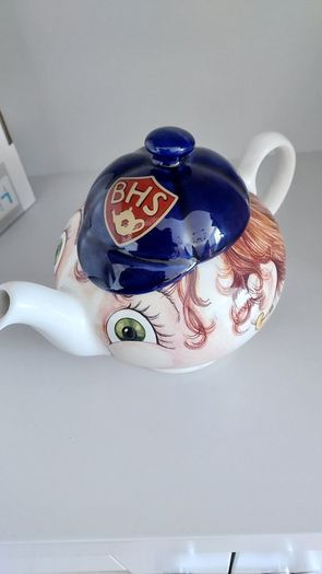 Sadler Bursley folk Beryl Bracewell teapot