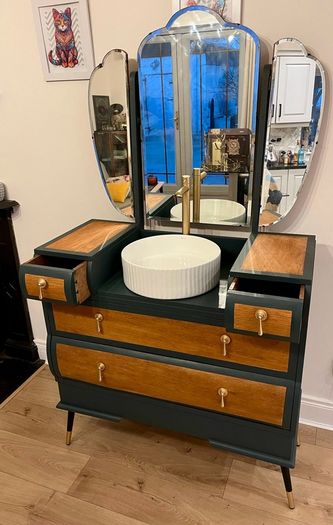 A Striking, Bespoke Bathroom Vanity