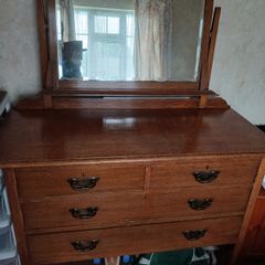 Antique dressing table with swing mirror